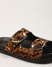 SANDALIAS CARMELA BIO LEOPARDO en color Multicolor