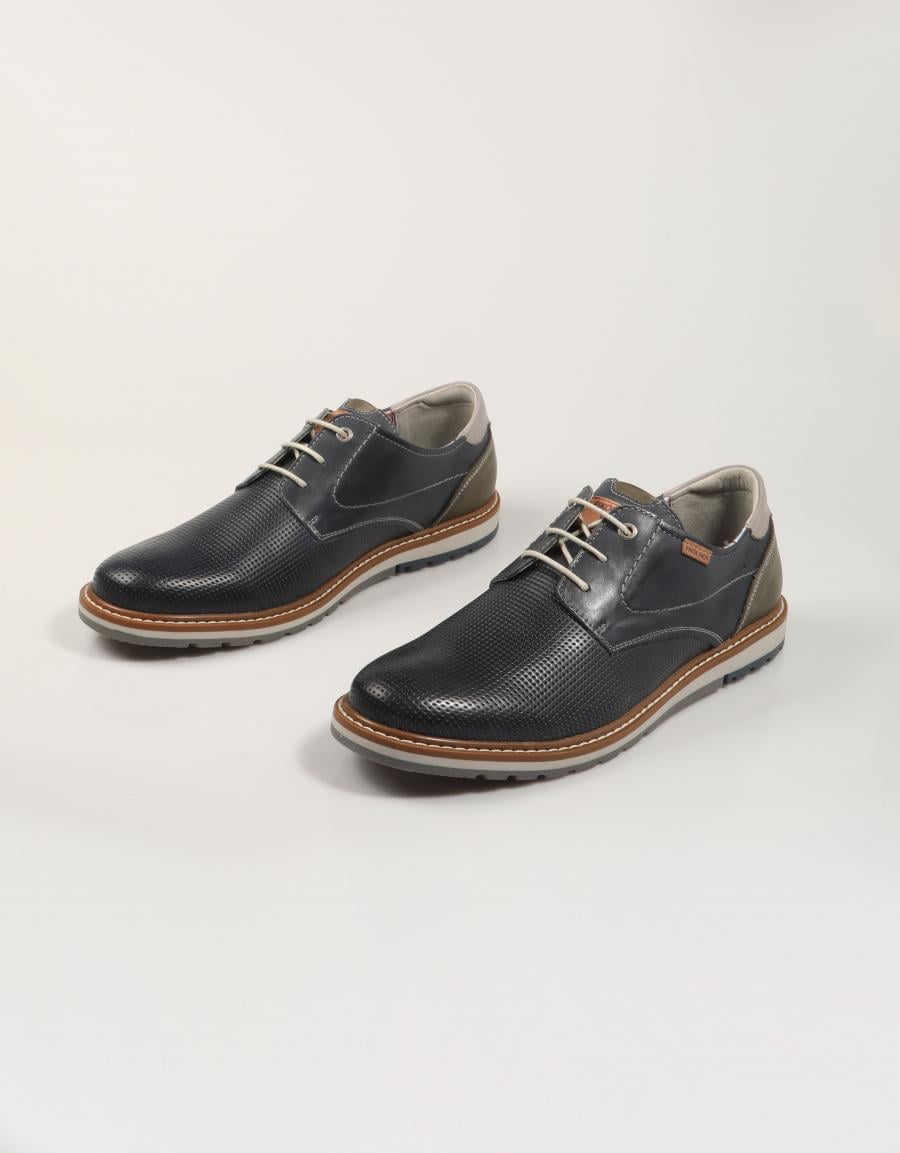 ZAPATOS PIKOLINOS BERNA M8J-4322C1 en color Azul marino