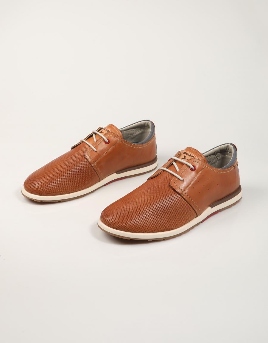 ZAPATILLAS PIKOLINOS SALER M8W-6429 en color Cuero