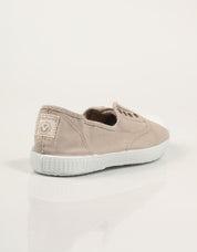 ZAPATILLAS VICTORIA 106623 INGLESA en color Beige