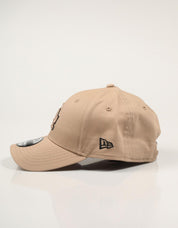 GORRA NEW ERA OUTLINE 9FORTY en color Beige