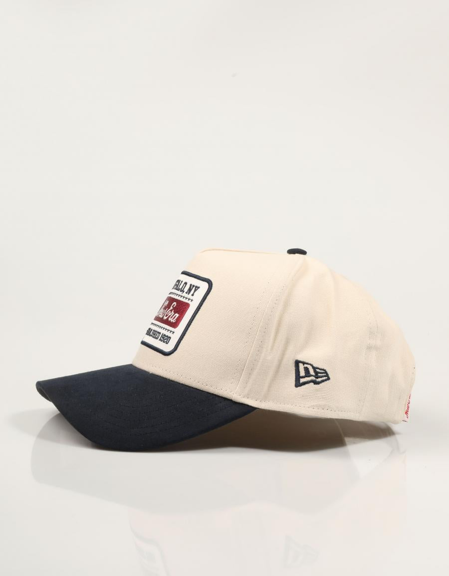 GORRA NEW ERA PATCH SUEDE E-FRAME en color Beige