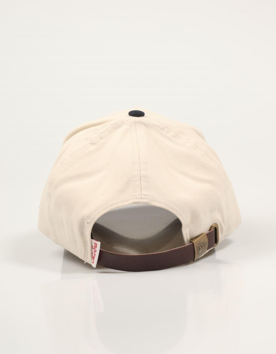 GORRA NEW ERA PATCH SUEDE E-FRAME en color Beige