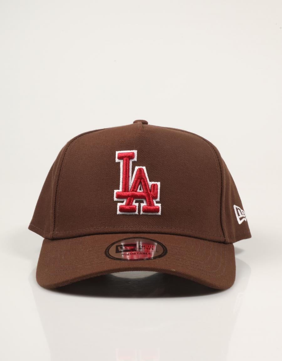 GORRA NEW ERA OUTLINE SCRIPT E-FRAME en color Marron