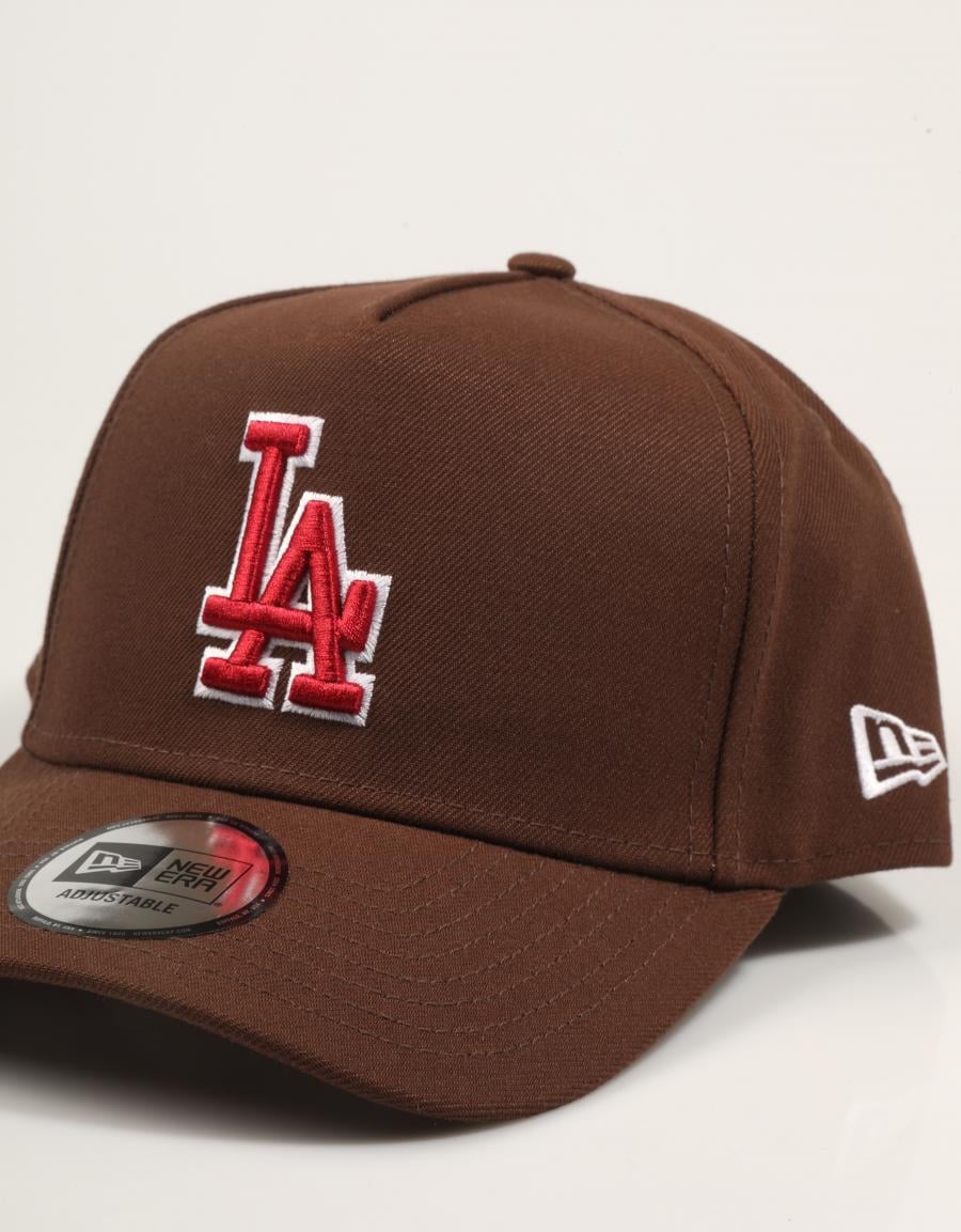 GORRA NEW ERA OUTLINE SCRIPT E-FRAME en color Marron