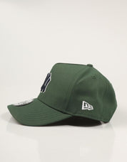 GORRA NEW ERA OUTLINE SCRIPT E-FRAME en color Verde