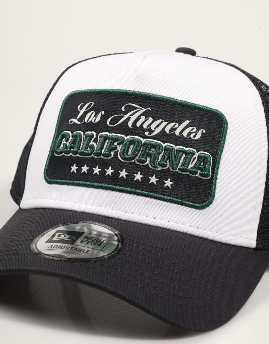 GORRA NEW ERA LOCATION PATCH TRUCKER en color Blanco