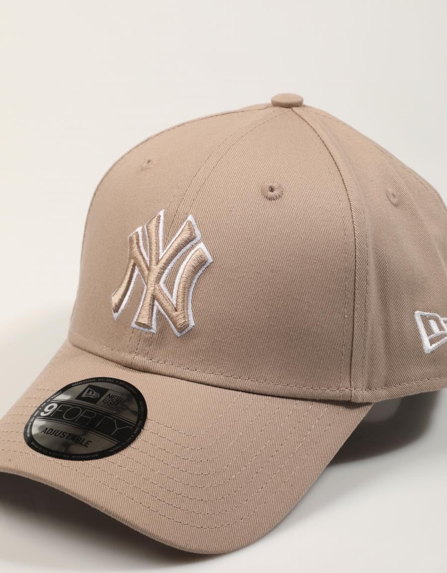 GORRA NEW ERA 9FORTY ABR 60675524 en color Beige