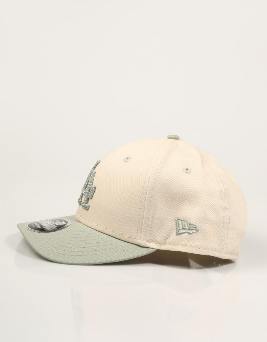GORRA NEW ERA 9FORTY MC LTCEVG 60856244 en color Beige