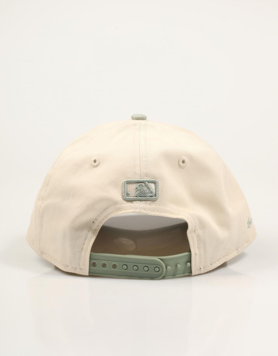 GORRA NEW ERA 9FORTY MC LTCEVG 60856244 en color Beige