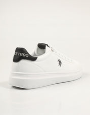 ZAPATILLAS US POLO ASSN CODY 010B WHITE BLACK en color Blanco