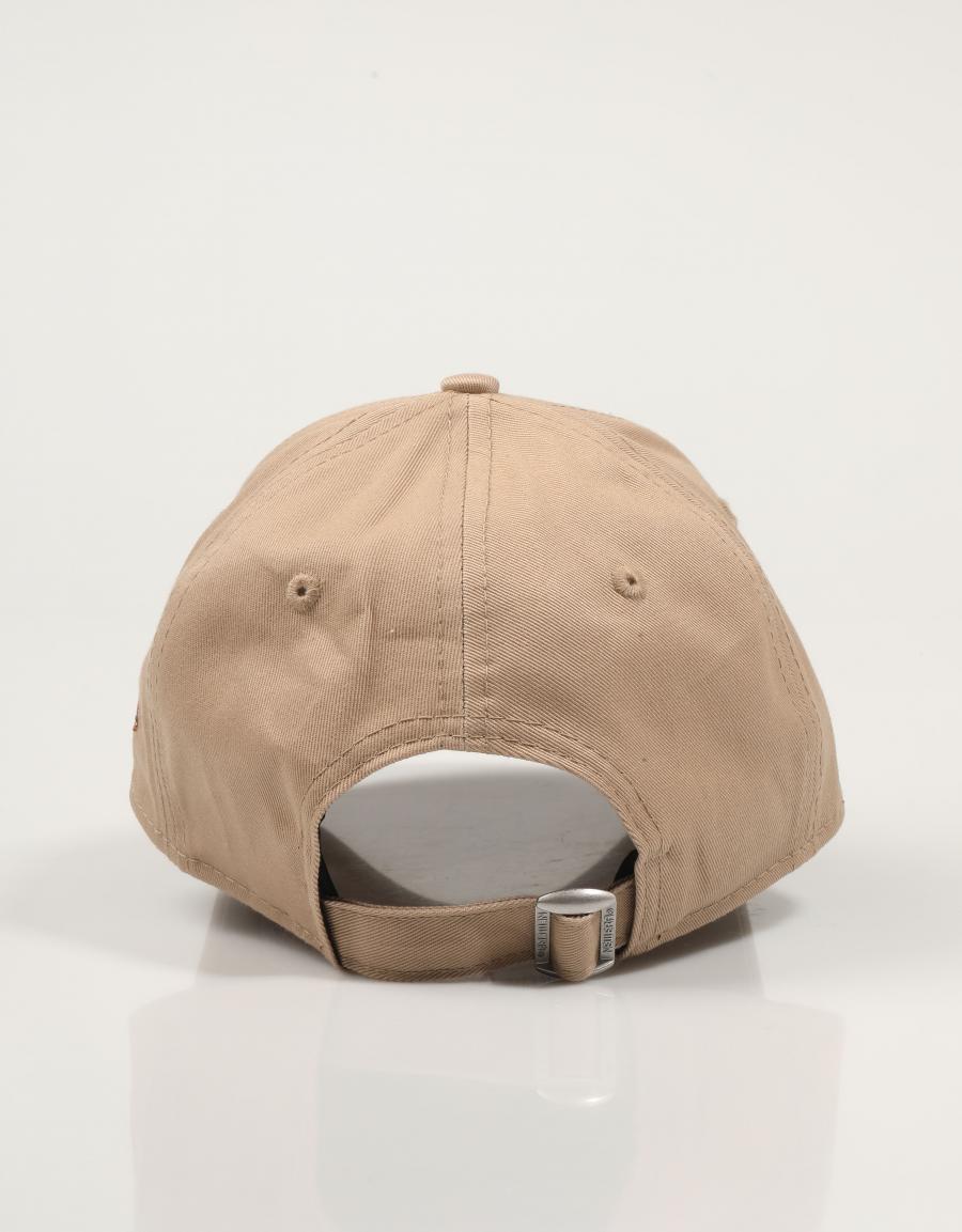 GORRA NEW ERA  en color Cuero