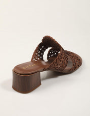 SANDALIAS HISPANITAS PALA CORDELA AVELLANA en color Marron