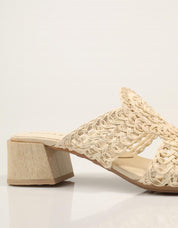 SANDALIAS HISPANITAS PALA CORDELA BUTTER en color Hielo