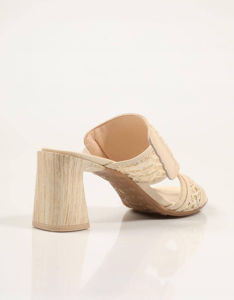 SANDALIAS HISPANITAS SANDALIA TACON PANNA en color Hielo