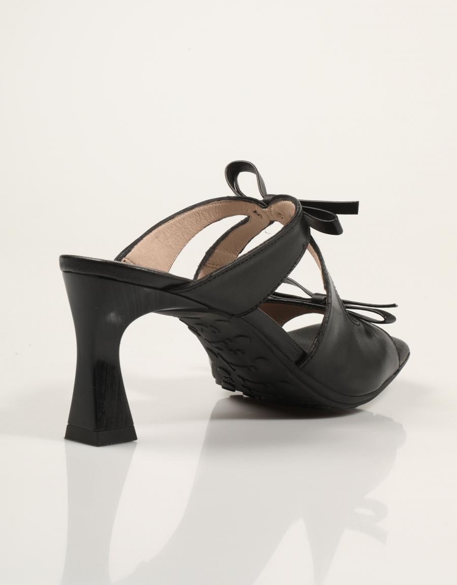 SANDALIAS HISPANITAS SANDALIA LAZOS BLACK en color Negro