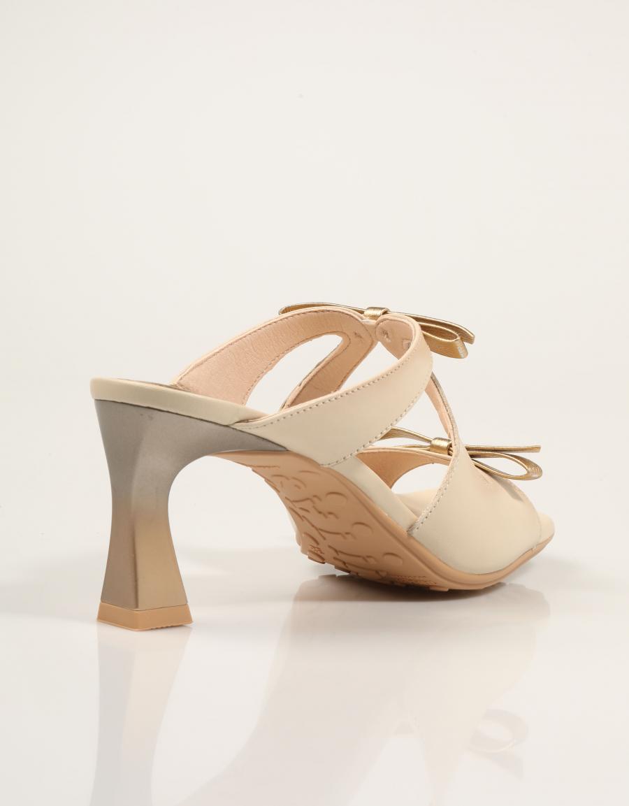 SANDALIAS HISPANITAS SANDALIA LAZOS BUTTER/PLATINO en color Hielo