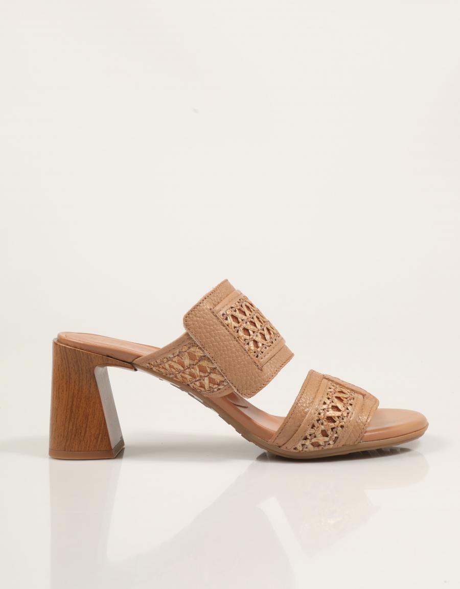 ALMOND en color Cuero