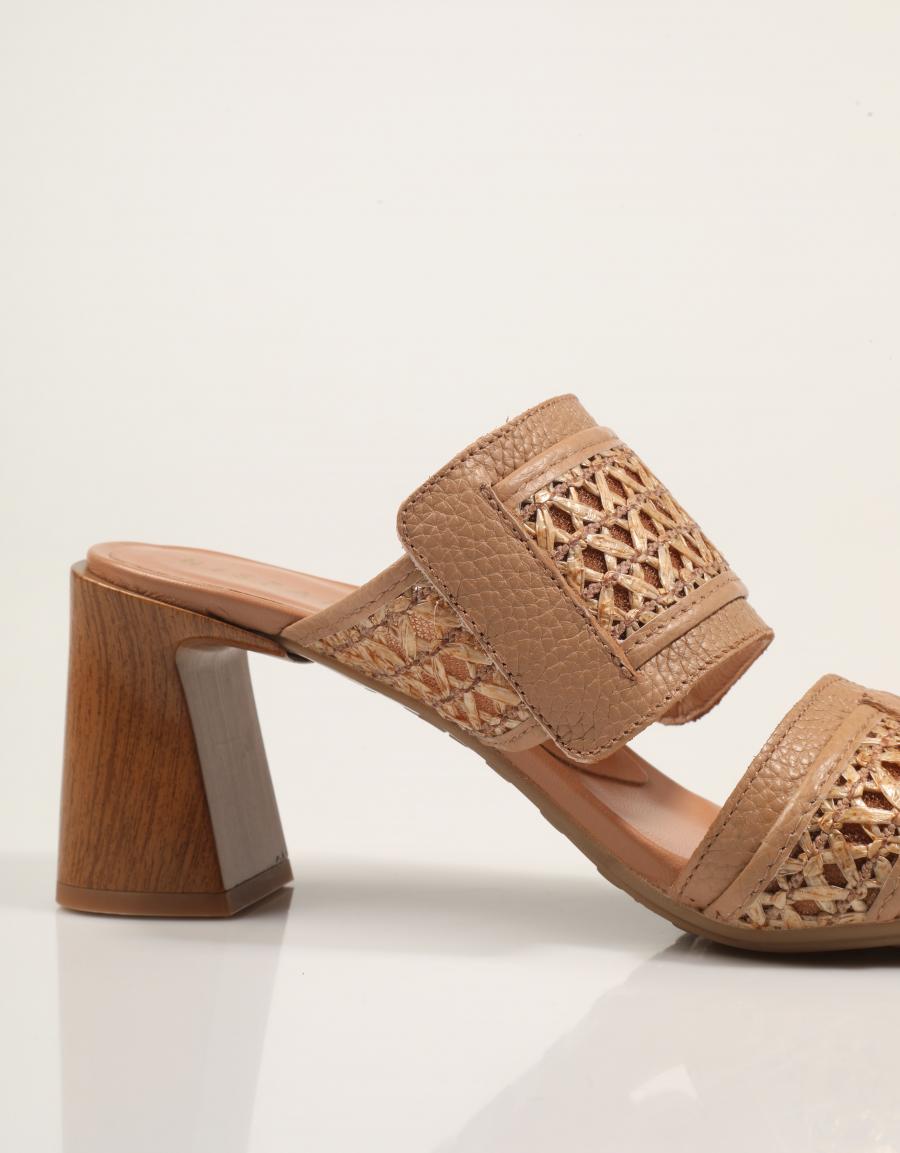 SANDALIAS HISPANITAS SANDALIA DESERT/ALMOND en color Cuero