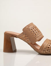 SANDALIAS HISPANITAS SANDALIA DESERT/ALMOND en color Cuero