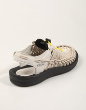 SANDALIAS KEEN UNEEK en color Blanco