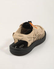 SANDALIAS KEEN UNEEK en color Beige