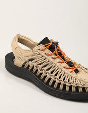 SANDALIAS KEEN UNEEK en color Beige