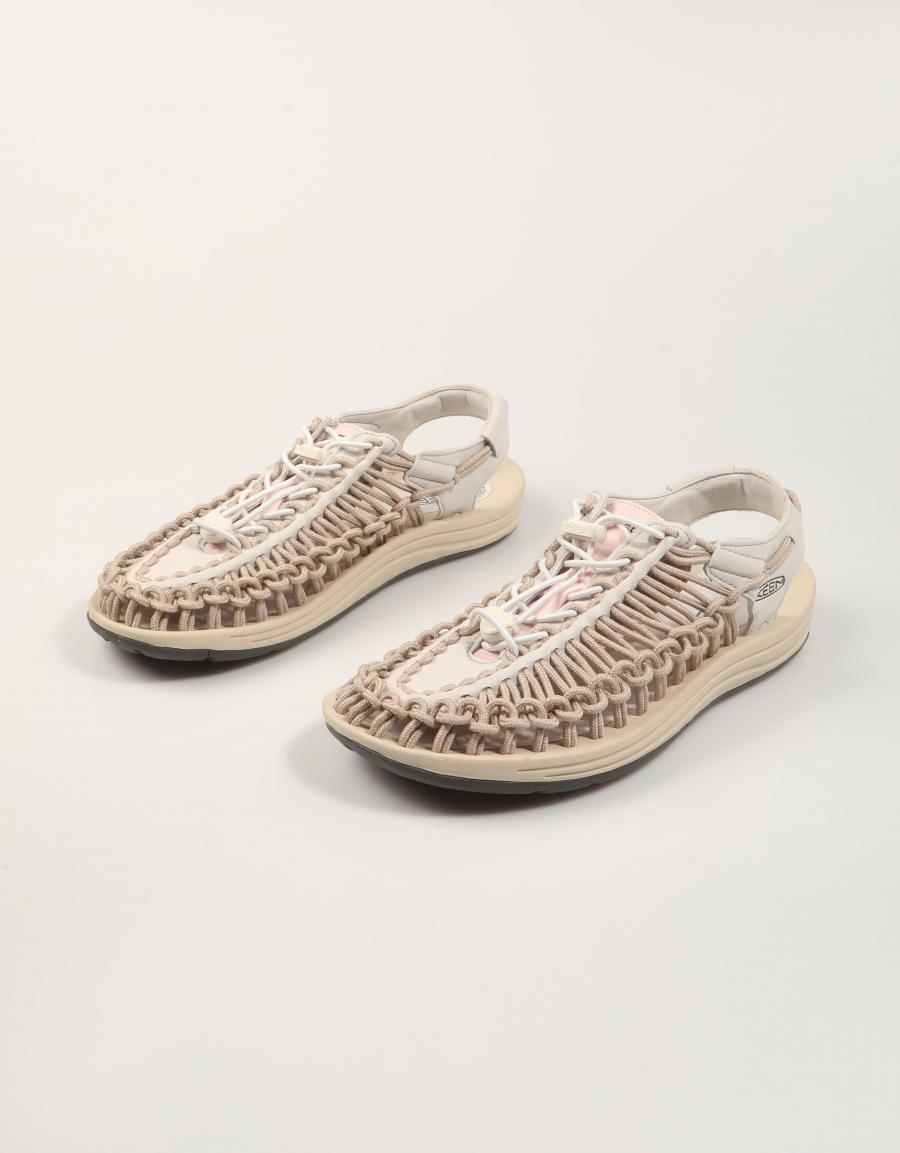 SANDALIAS KEEN 1032187 en color Beige