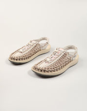 SANDALIAS KEEN 1032187 en color Beige