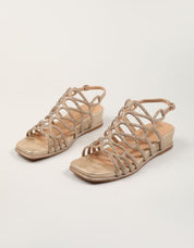 SANDALIAS ALMA EN PENA SANDALIA CLUDIA CAMEL en color Cuero