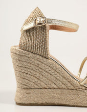 SANDALIAS GAIMO RUNE NAPA PLATINO en color Platino