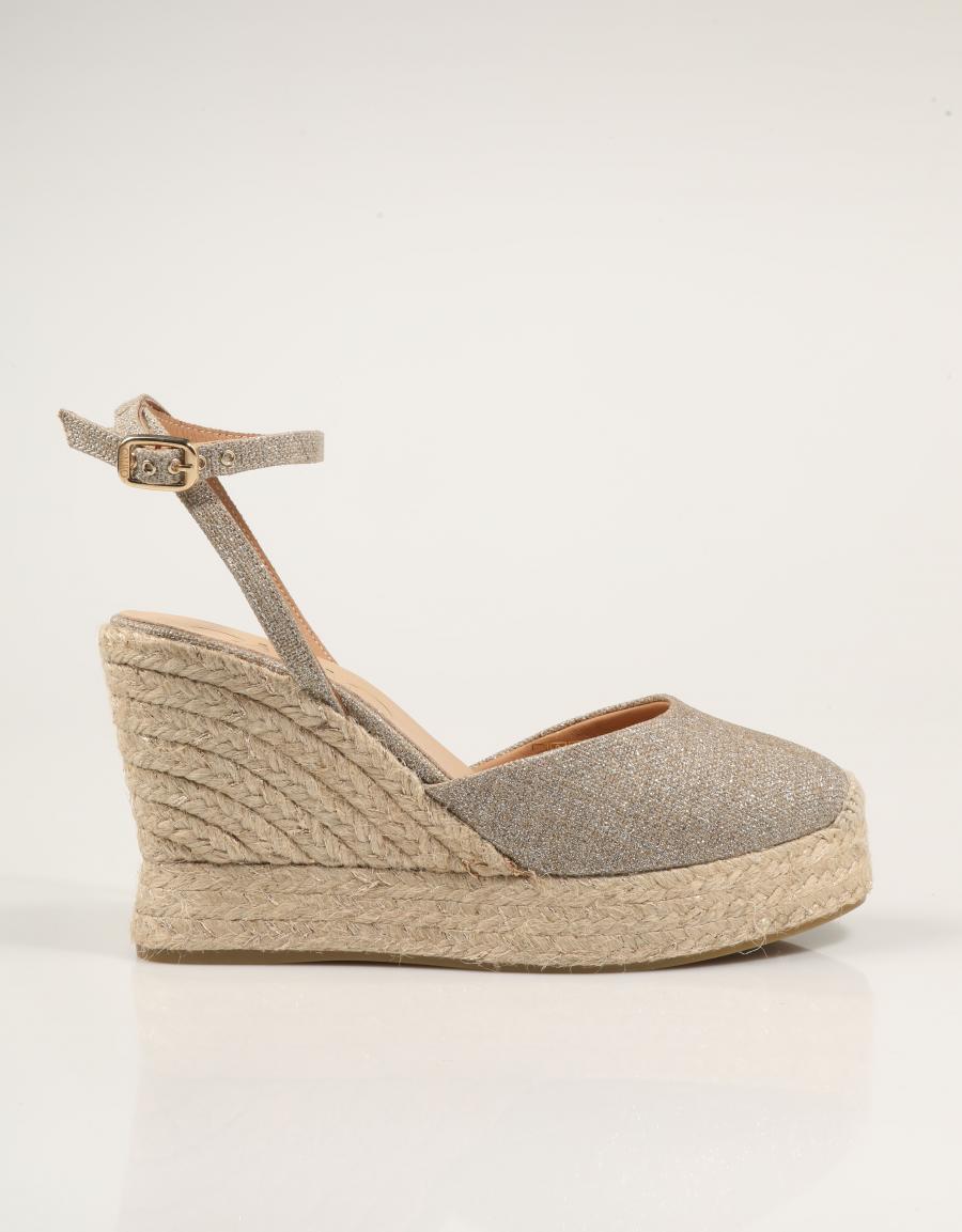 SANDALIAS GAIMO VALENCIANA LINO GLITTER PLATA en color Beige
