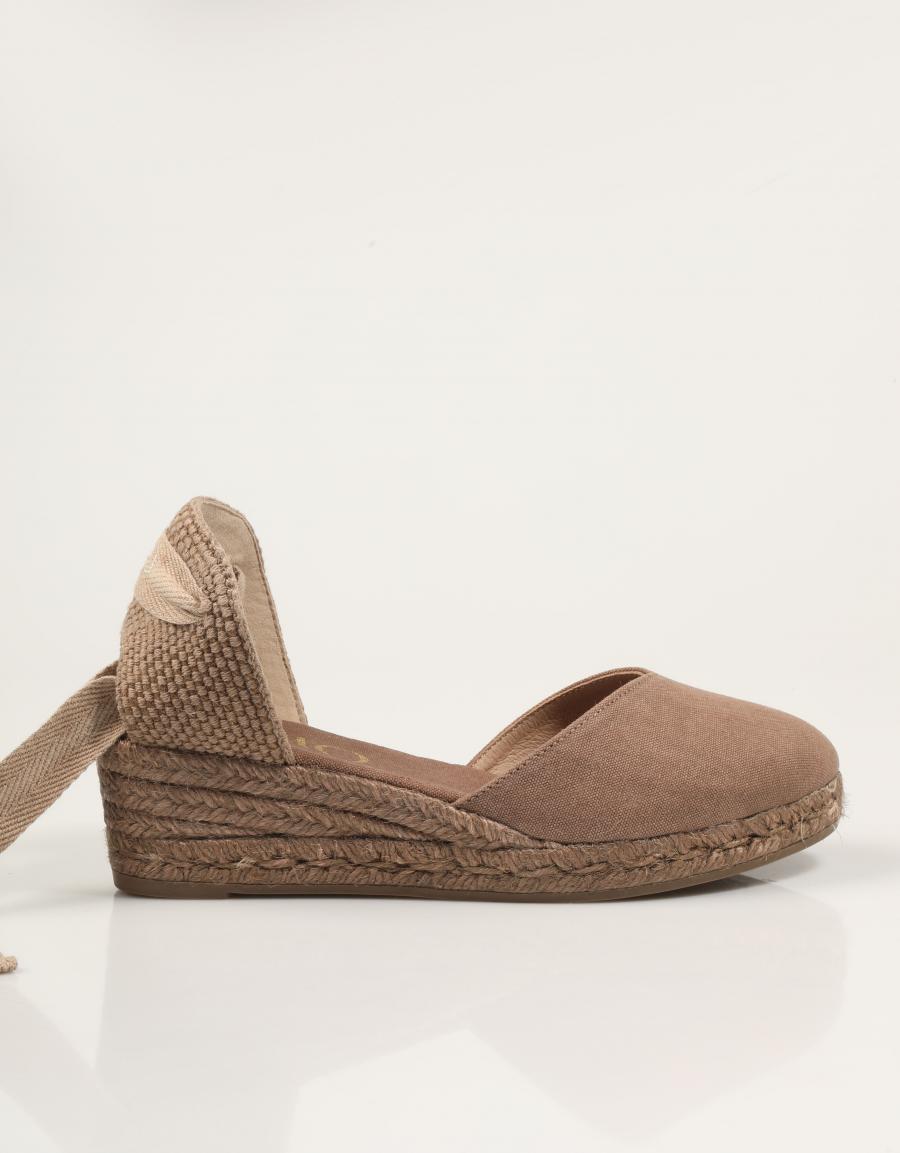 SANDALIAS GAIMO LINO PIQUE SUMMER BISON en color Taupe
