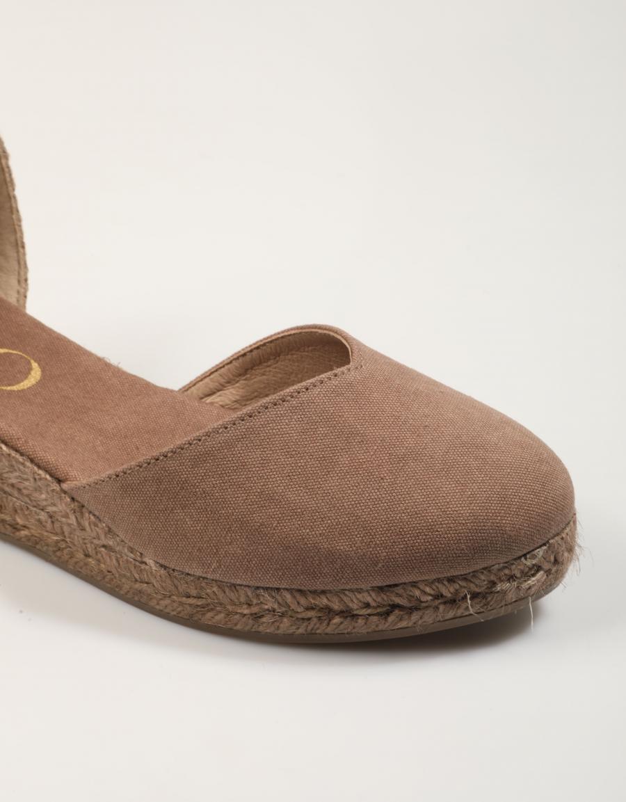 SANDALIAS GAIMO LINO PIQUE SUMMER BISON en color Taupe