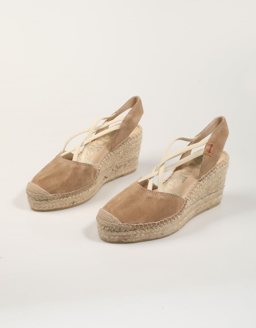 ALPARGATAS VIDORRETA VITELO ARENA en color Beige