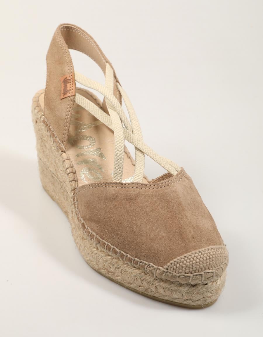 ALPARGATAS VIDORRETA VITELO ARENA en color Beige