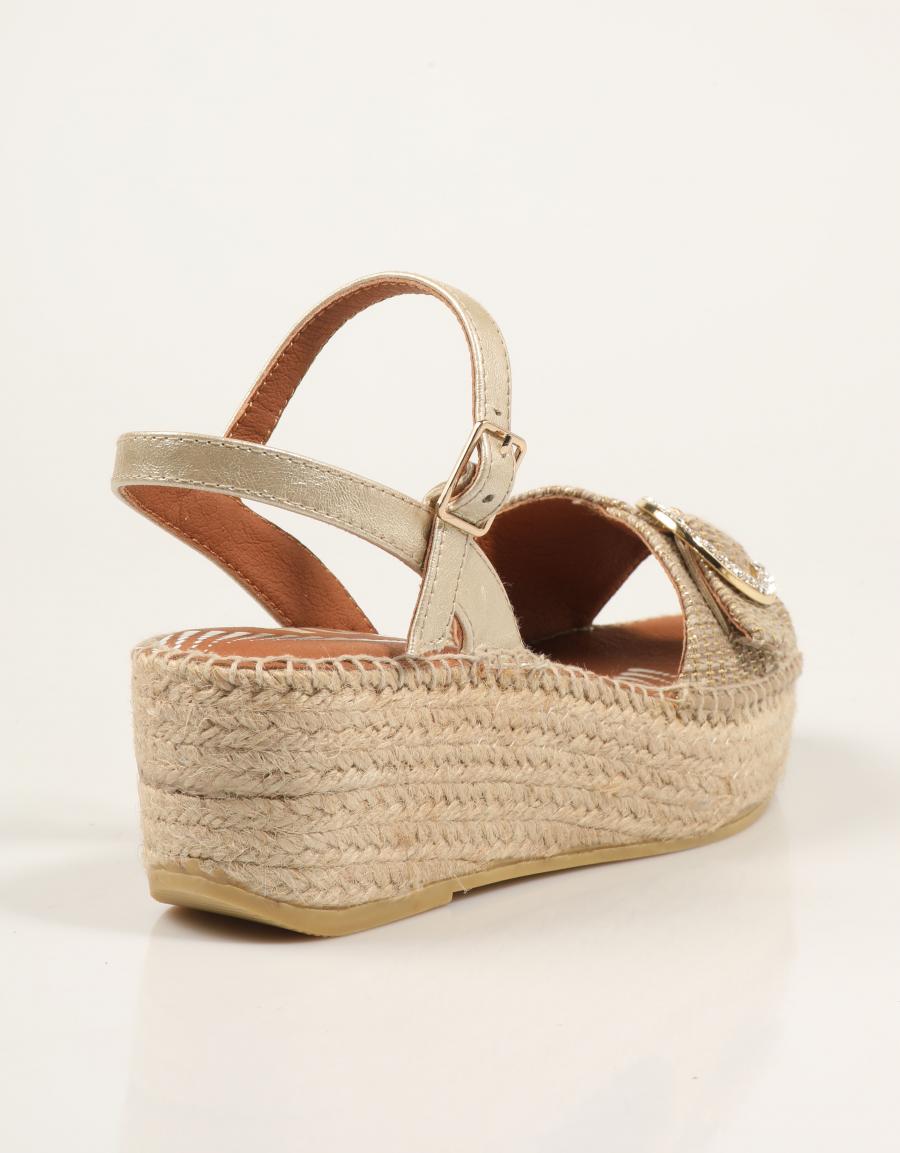 SANDALIAS LUCIA VIGUERA SANDALIA LOANA CAMELLO en color Beige