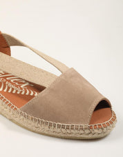 SANDALIAS LUCIA VIGUERA SANDALIA ELASTICOS DESERT en color Taupe