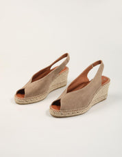 SANDALIAS LUCIA VIGUERA CUÑA YUTE DESERT en color Taupe