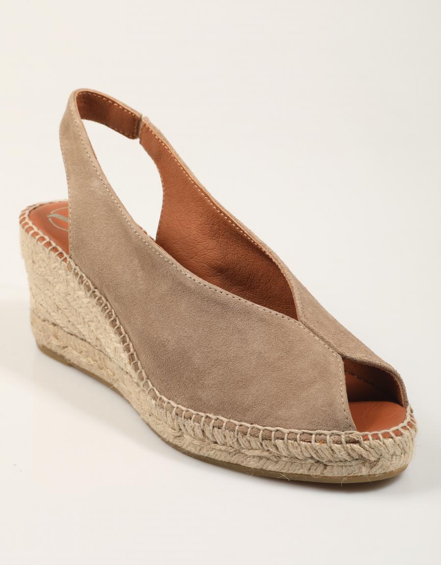 SANDALIAS LUCIA VIGUERA CUÑA YUTE DESERT en color Taupe