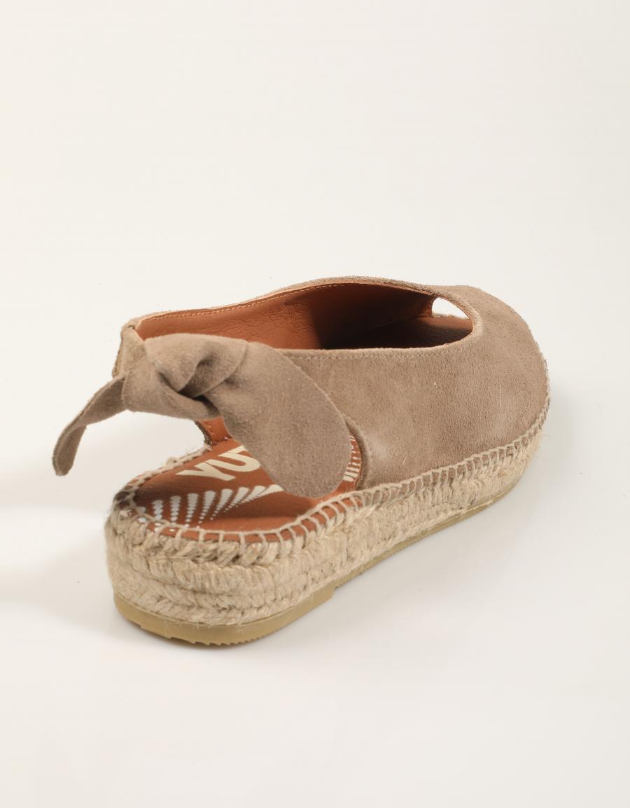 SANDALIAS LUCIA VIGUERA DESTALONADO LAZO DESERT en color Marron