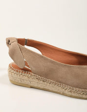 SANDALIAS LUCIA VIGUERA DESTALONADO LAZO DESERT en color Marron