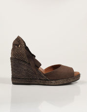 SANDALIAS LUCIA VIGUERA CUÑA LINO MARRON en color Marron