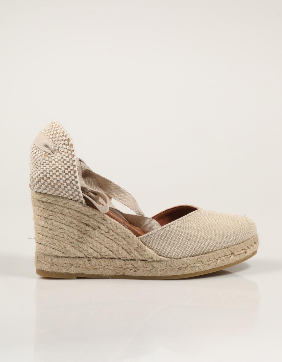 SANDALIAS LUCIA VIGUERA CUÑA LINO NATURAL en color Beige