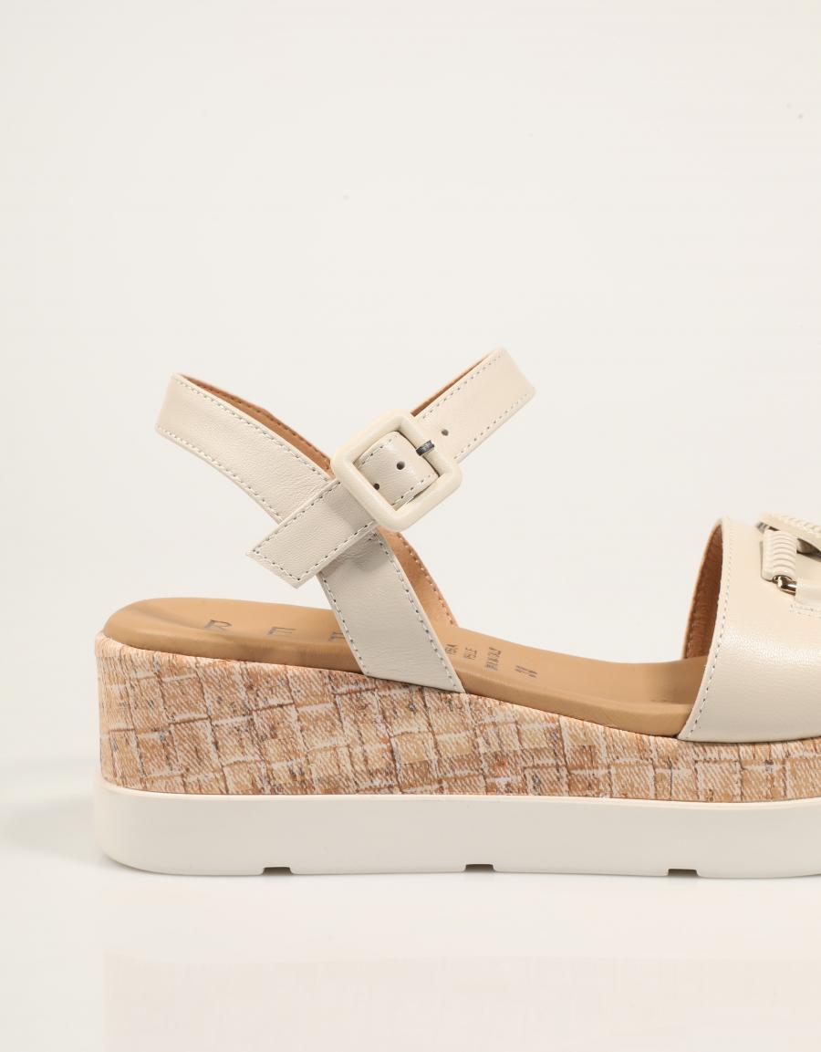 SANDALIAS LA REPO SANDALIA AVORIO en color Hielo