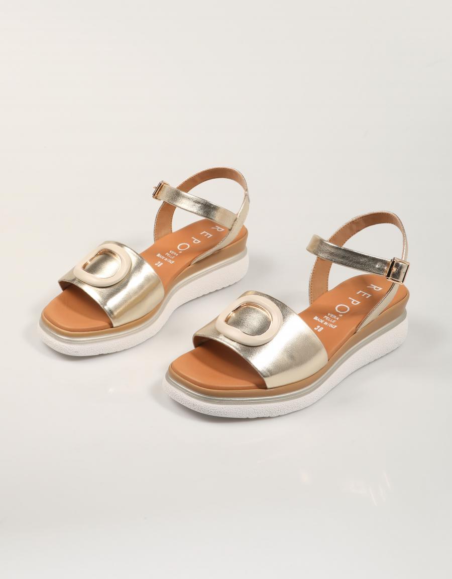 SANDALIAS LA REPO SANDALIA PLATINO en color Platino
