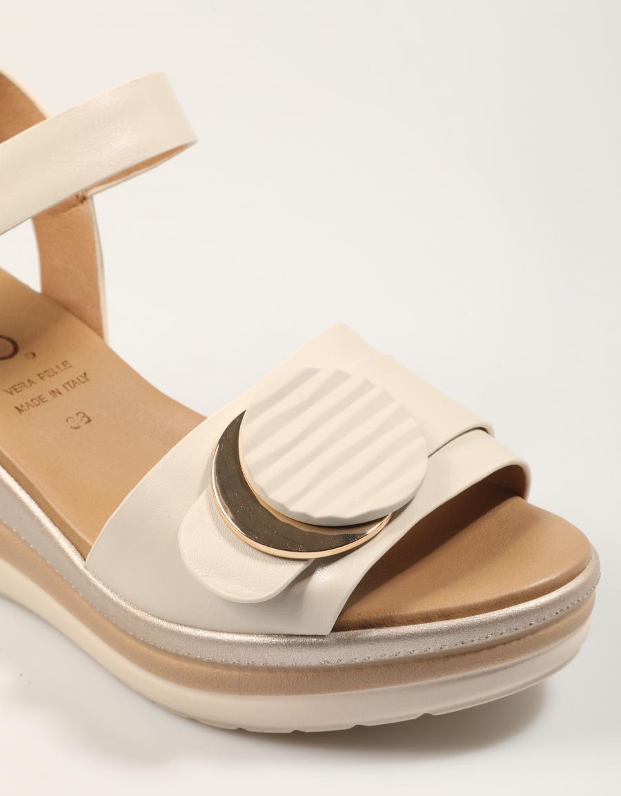 SANDALIAS LA REPO SANDALIA AVORIO en color Hielo