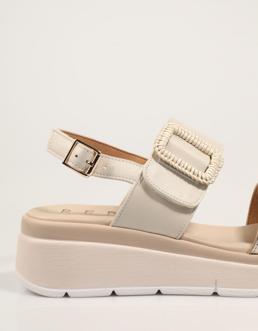 SANDALIAS LA REPO SANDALIA CIPRIA AVORIO en color Hielo
