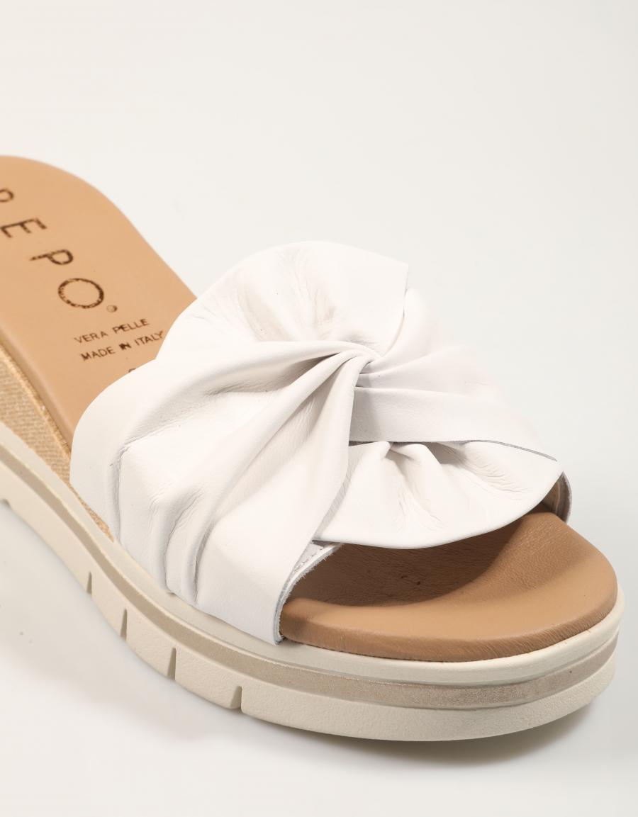 SANDALIAS LA REPO SANDALIA BIANCO en color Blanco