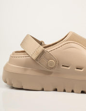 CHANCLAS UGG PEAKMOD 1166912 en color Beige